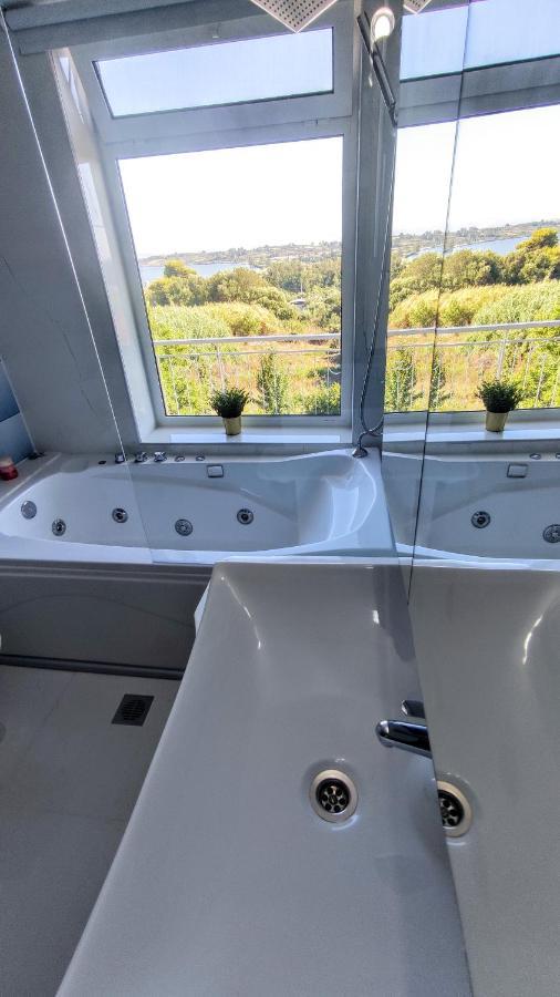 The Elysian At Nicopolis Jacuzzi Appartement Nikopolis Buitenkant foto