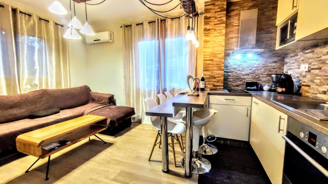 The Elysian At Nicopolis Jacuzzi Appartement Nikopolis Buitenkant foto
