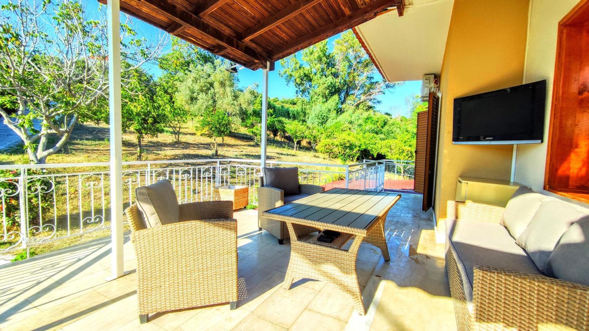 The Elysian At Nicopolis Jacuzzi Appartement Nikopolis Kamer foto