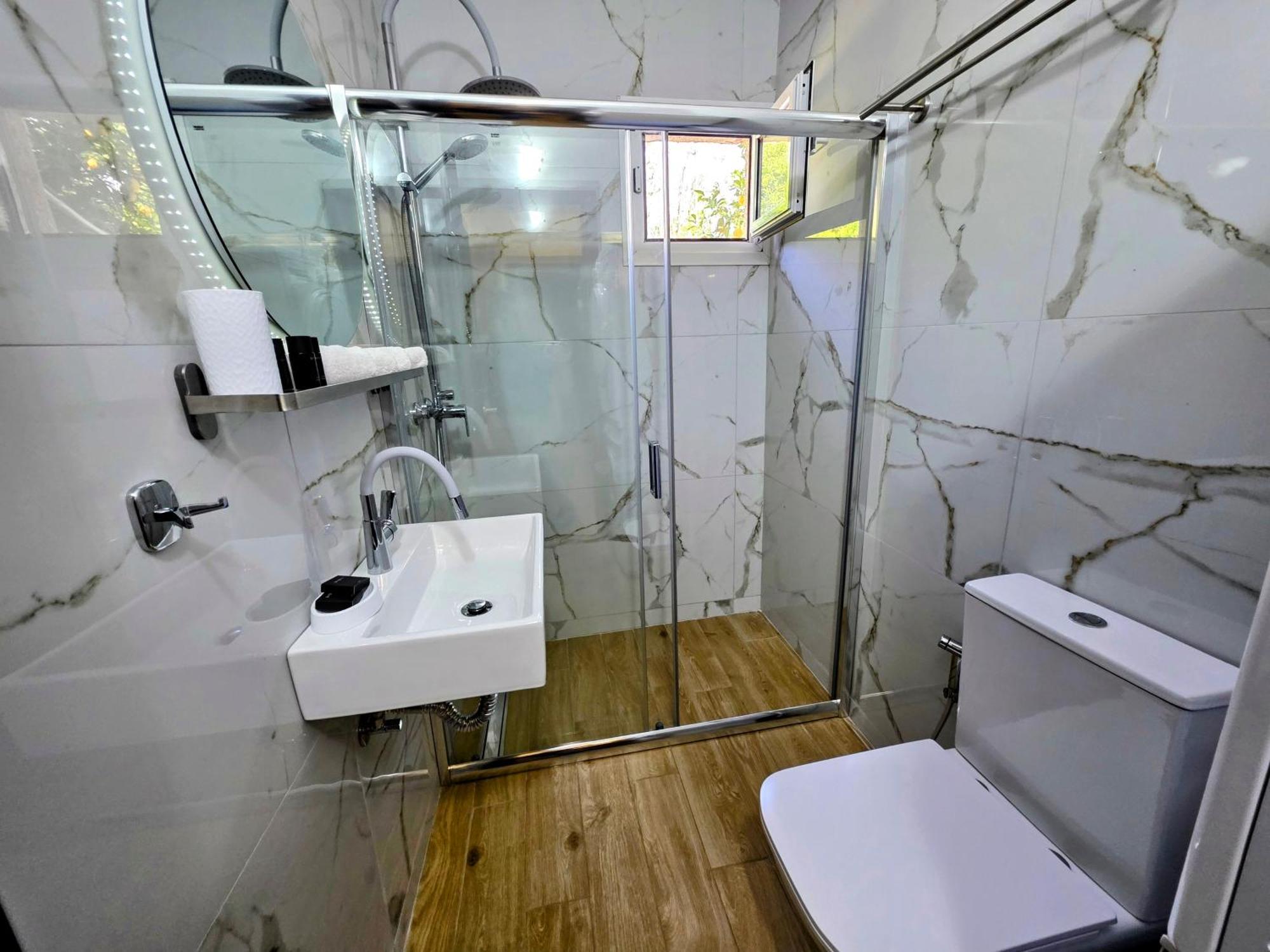 The Elysian At Nicopolis Jacuzzi Appartement Nikopolis Buitenkant foto